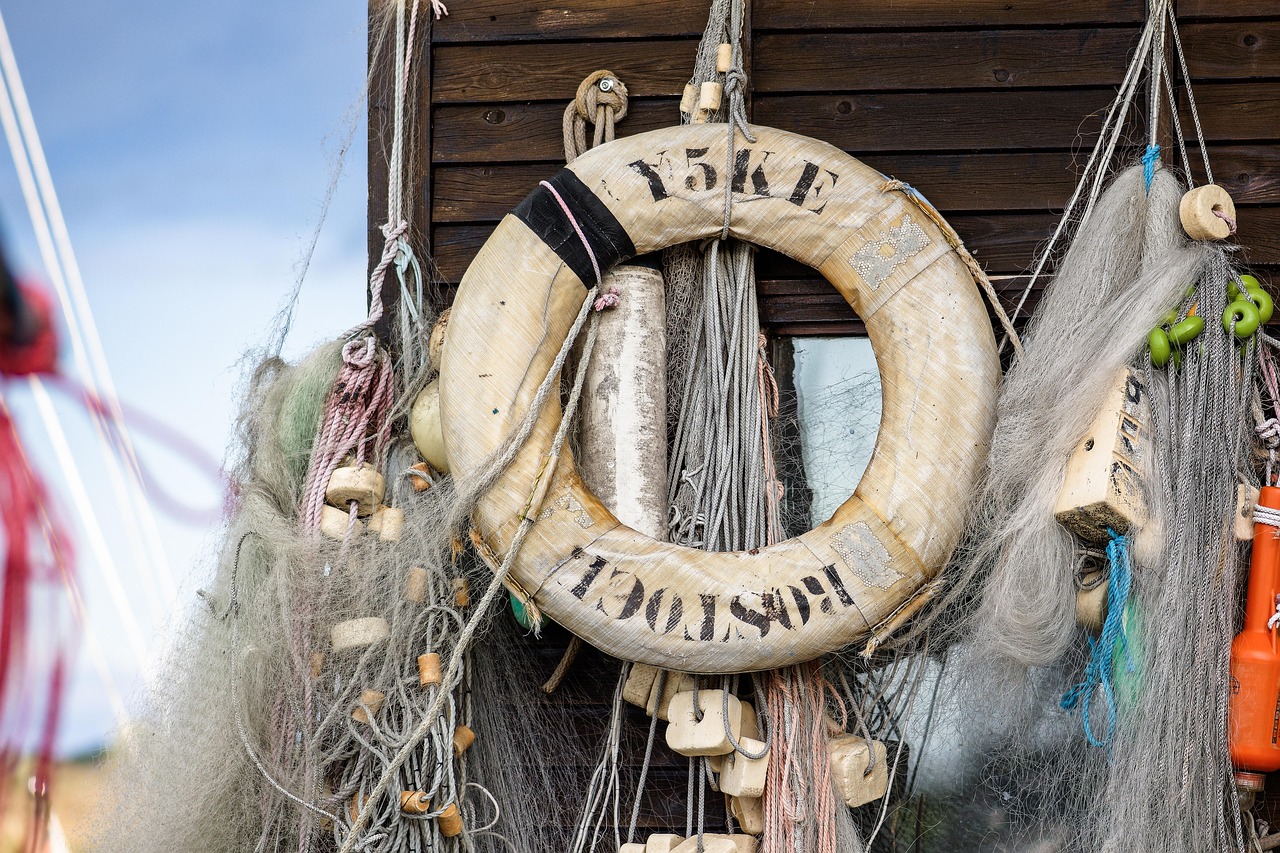 网站代实名实名账号:流量卡如何使用在个人手机上?